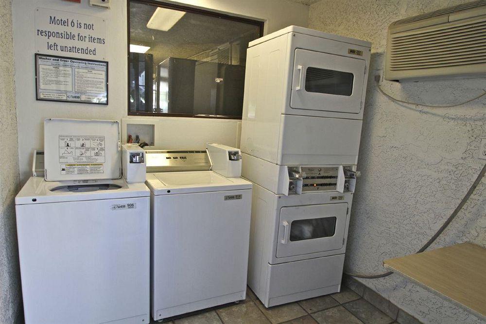 6-pomona, Ca - Angeles Hotel