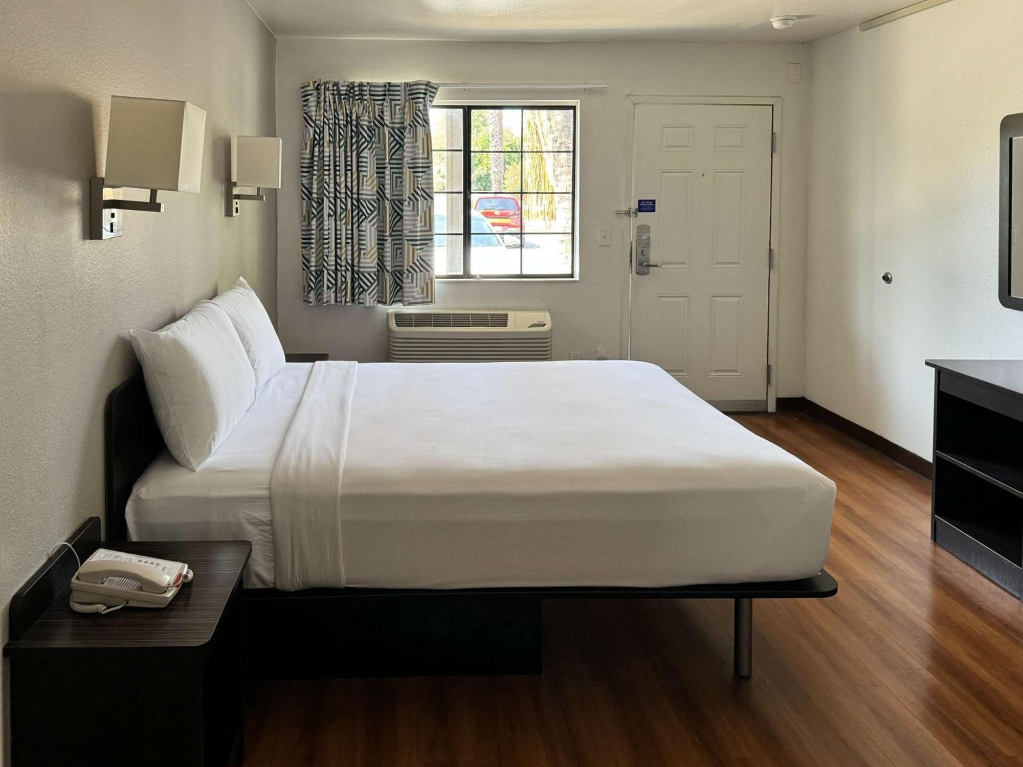 6-pomona, Ca - Angeles 2*